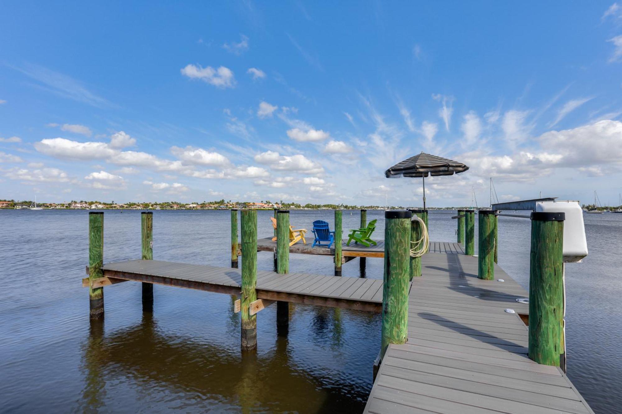 Waterfront Stuart Oasis With Hot Tub And Dock! Villa Exterior photo